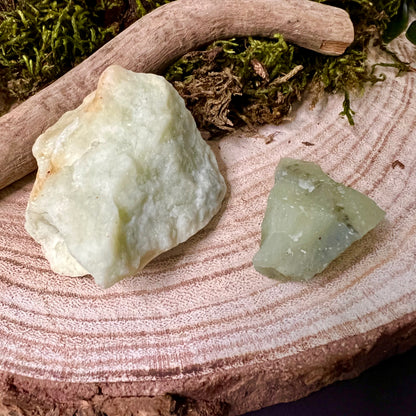 SERPENTINE (NEW JADE) rough stone