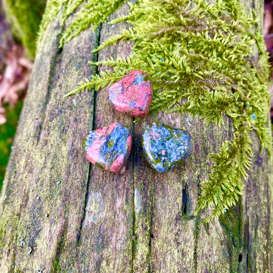 UNAKIT pocket stone heart